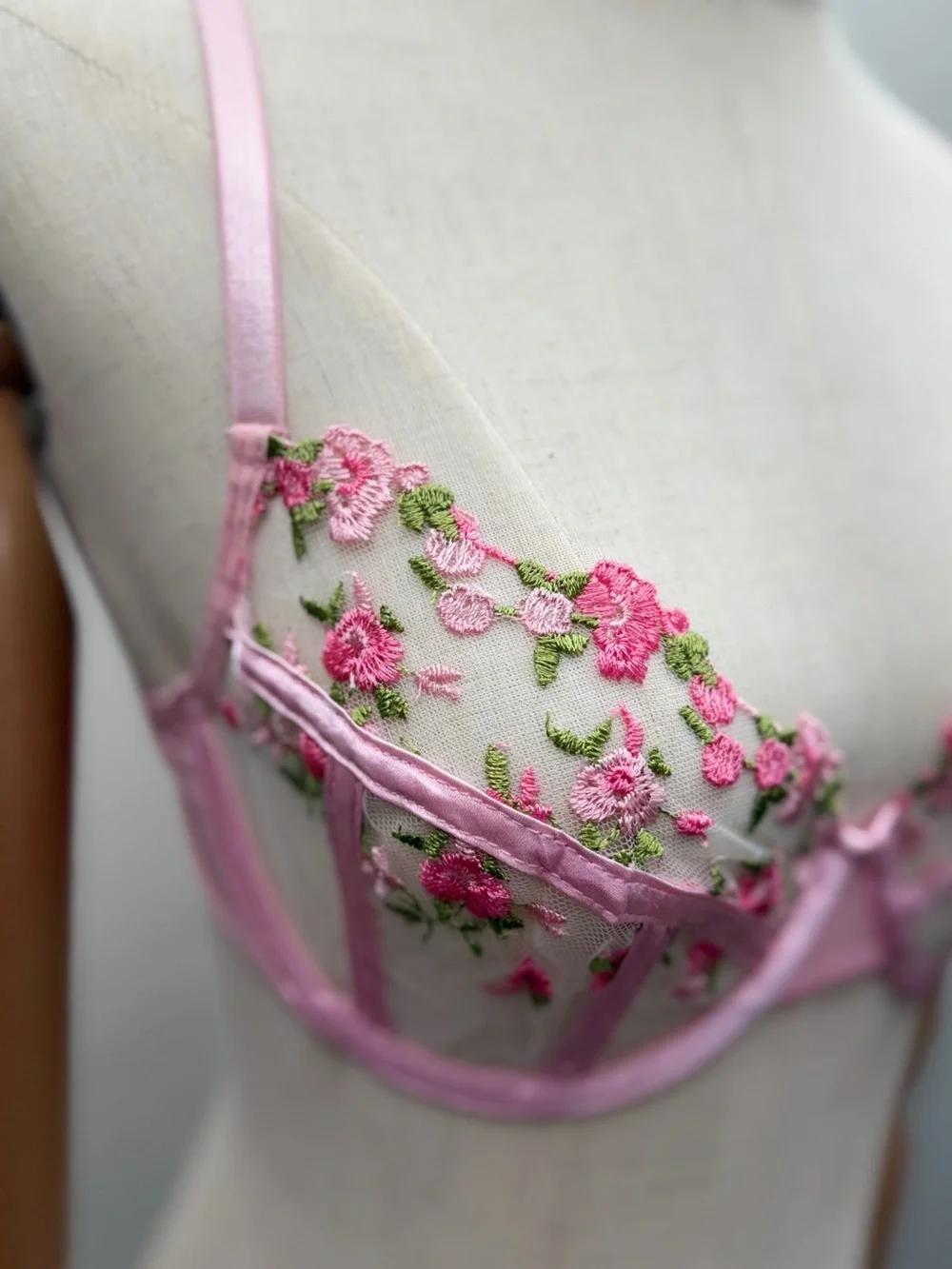 New Pink Floral Embroidered Sheer Lingerie Set Bra & Thong Size S